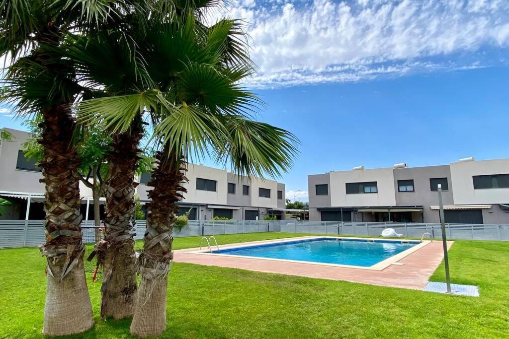 Chalet Moderno Con Piscina En Mont - Roige Bahia Buitenkant foto