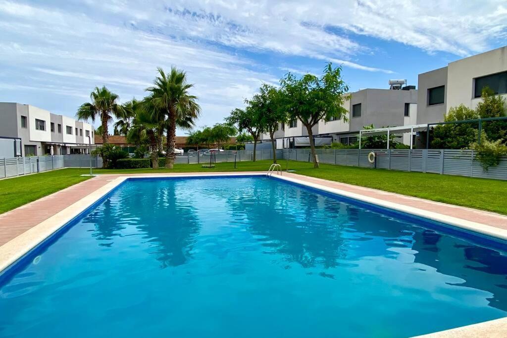 Chalet Moderno Con Piscina En Mont - Roige Bahia Buitenkant foto