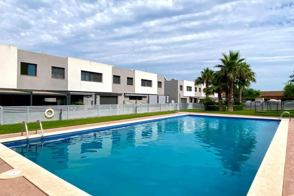 Chalet Moderno Con Piscina En Mont - Roige Bahia Buitenkant foto